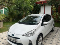 Toyota Aqua S Grade 2014 Car for sale Kurunegala