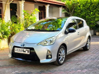 Toyota Aqua 2012 Car for sale Kalagedihena