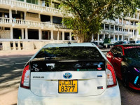 Toyota Prius GS 2013 Car for sale Nittambuwa