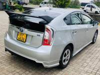 Toyota Prius S LED 2012 Car for sale Dehiwala