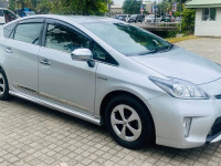 Toyota Prius S LED 2012 Car for sale Dehiwala