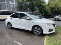 Honda Grace EX 2014 Car for sale Sri Jayawardenepura