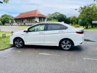 Honda Grace EX 2014 Car for sale Sri Jayawardenepura