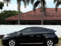 Toyota Prius S LED 2013 Car for sale Tangalla