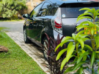 Toyota Aqua S Limited Grade 2013 Car for sale Nittambuwa