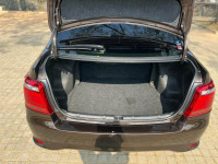 Toyota Axio 2015 Car for sale Seeduwa