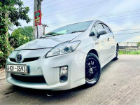 Toyota Prius 3rd 2011 Car for sale Kiribathgoda