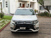 Mitsubishi Outlander 2016 SUV for sale Mount Lavinia