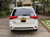 Mitsubishi Outlander 2016 SUV for sale Mount Lavinia
