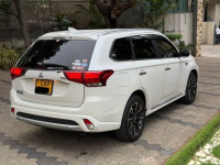 Mitsubishi Outlander 2016 SUV for sale Mount Lavinia