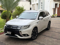 Mitsubishi Outlander 2016 SUV for sale Mount Lavinia