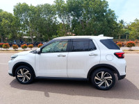 Toyota Raize 2024 SUV for sale Mount Lavinia