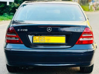 Mercedes-Benz C 220 2000 Car for sale Gampaha
