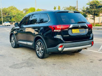 Mitsubishi Outlander 2015 SUV for sale Yakkala