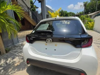 Toyota Yaris X 2014 Car for sale Gampaha