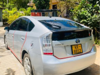 Toyota Prius S Grade 2010 Car for sale Kataragama