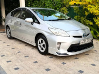 Toyota Prius S Grade 2011 Car for sale Kalutara