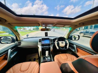 Toyota Land Cruiser 200 2011 SUV for sale Gampaha