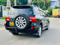 Toyota Land Cruiser 200 2011 SUV for sale Gampaha