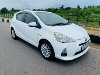 Toyota Aqua 2012 Car for sale Maharagama